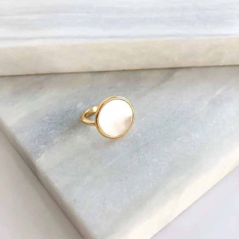 Bague nacre ronde en plaqué Or