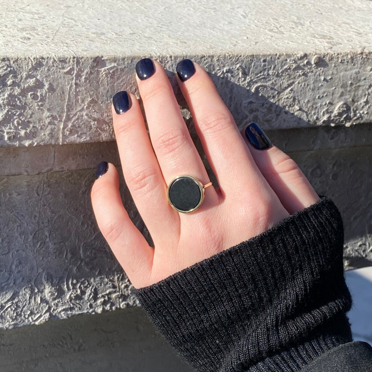 Bague en acier inoxydable avec médaille en nacre