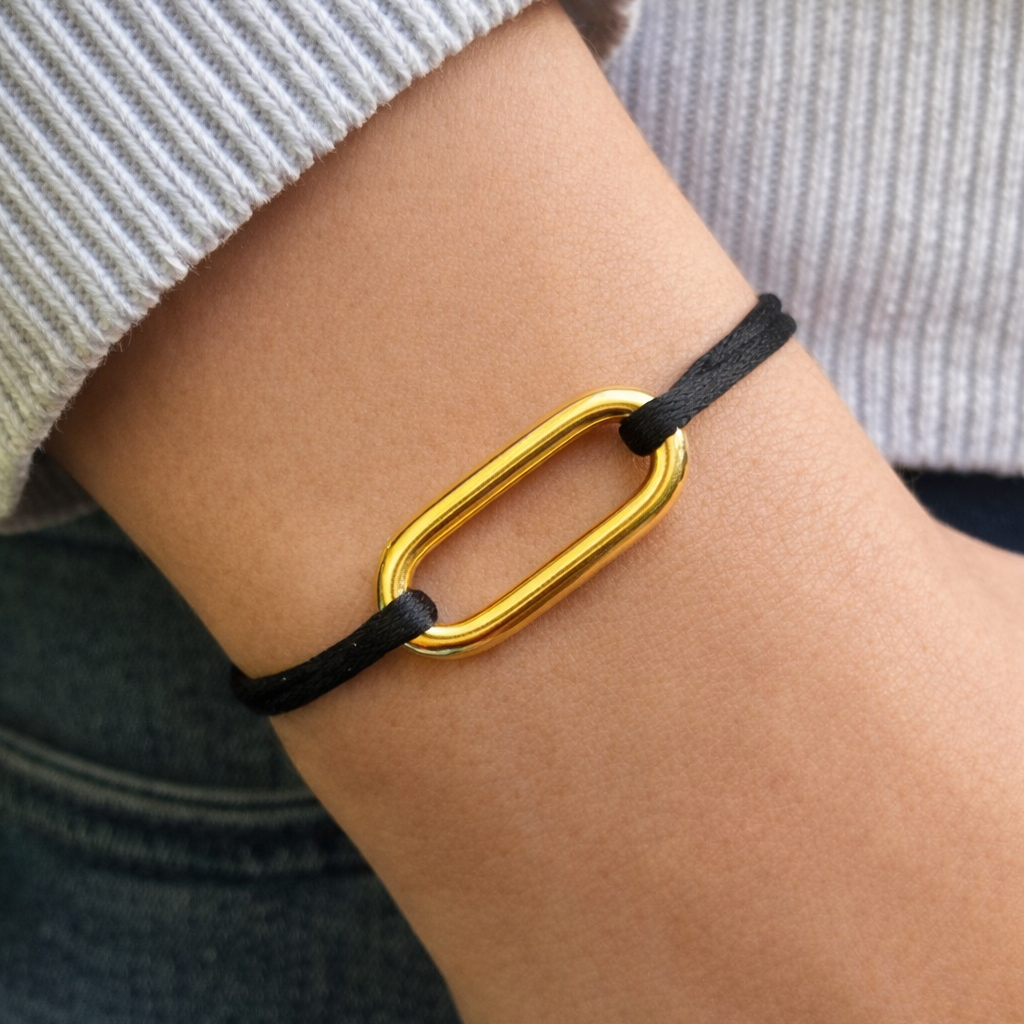 Bracelet gros maillon plaqué dorée sur cordon