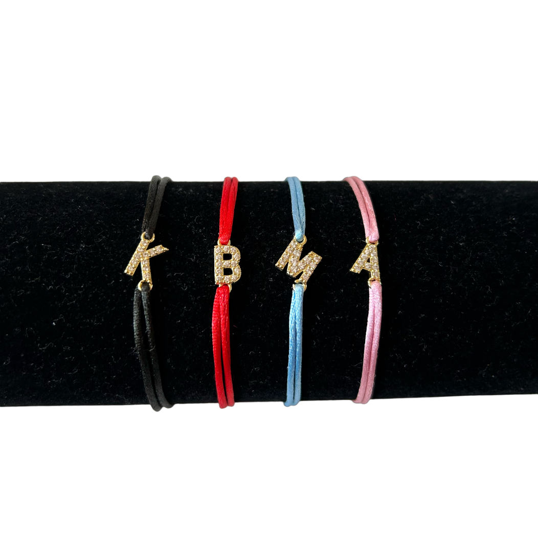 Bracelet lettre strass zircon doré  Bracelet lettre alphabet, Bracelet initiale personnalisé, cadeau d’anniversaire, bijoux femme.