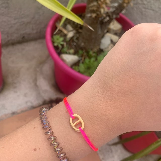 Bracelet petite maille marine dorée sur Cordon