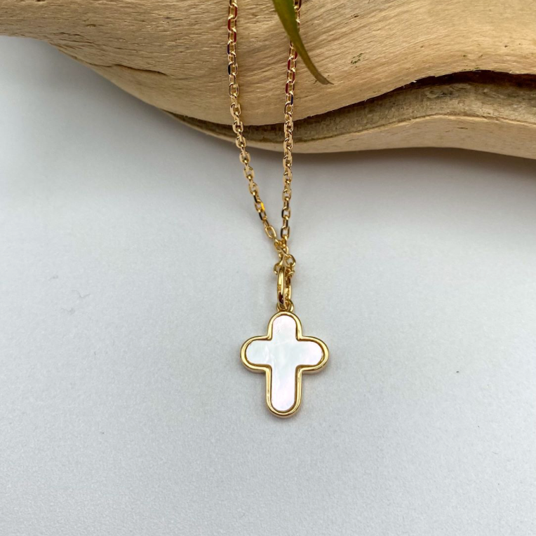 Collier pendentif mini croix plaqué or et nacre