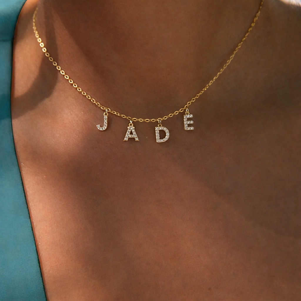 Collier lettre strass zircon doré collier prénom alphabet, collier initiale personnalisé mot au choix.