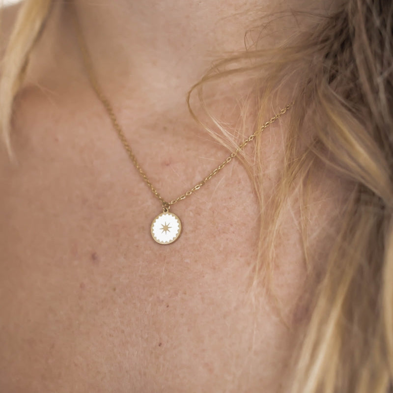 Collier petite Etoile en acier inoxydable Blanche - Médaille étoile du nord émaillée