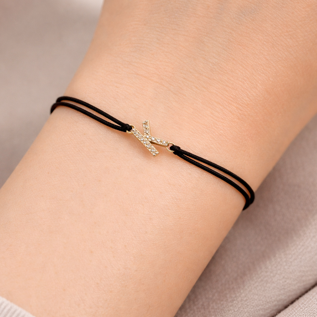 Bracelet lettre strass zircon doré  Bracelet lettre alphabet, Bracelet initiale personnalisé, cadeau d’anniversaire, bijoux femme.