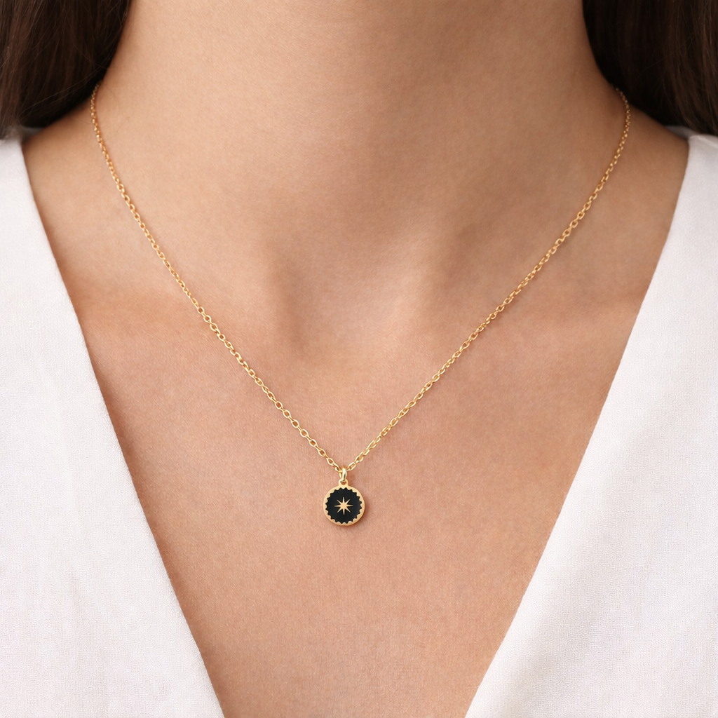 Collier petite Etoile en acier inoxydable Noir - Médaille étoile du nord émaillée